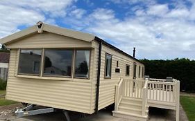 O10 3 Bedroom, 6 Berth Caravan